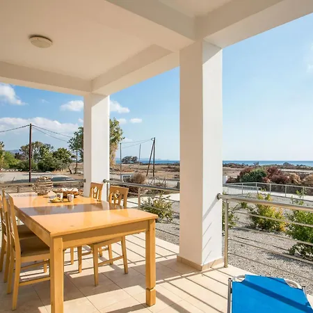 Kelly'S Beach House 1 Gennadi Exterior photo
